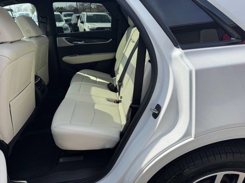 Used 2023 Cadillac XT5 Sportv w/ Technology Package image 9