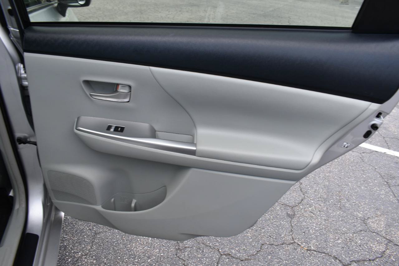 Used 2012 Toyota Prius V Five FWD image 39