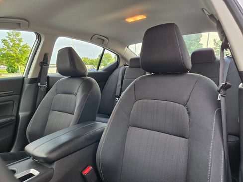 Used 2025 Nissan Altima 2.5 SV FWD image 24