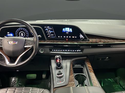 Used 2023 Cadillac Escalade ESV Sport Platinum w/ LPO, ONYX Package AWD/4WD image 11