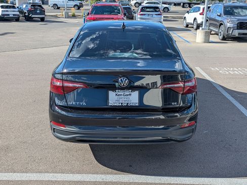 Used 2022 Volkswagen Jetta SE FWD image 7