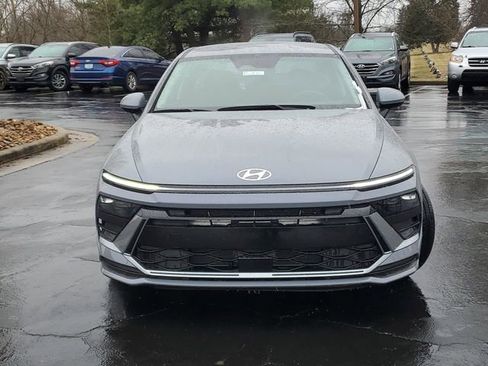 Used 2025 Hyundai Sonata SE image 2