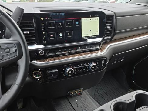 Used 2024 GMC Sierra 1500 SLE w/ X31 Off-Road Package image 32
