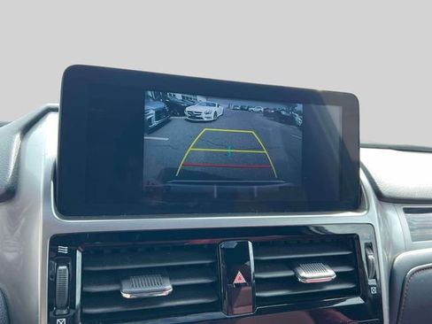 Used 2023 Lexus GX 460 Premium w/ Premium Package image 35