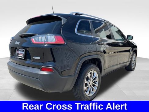Used 2021 Jeep Cherokee Latitude Plus AWD/4WD image 5