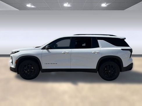 Used 2024 Chevrolet Traverse LT w/ Midnight/Sport Edition FWD image 2