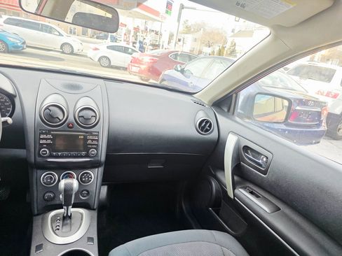 Used 2015 Nissan Rogue S w/ Convenience Package AWD/4WD image 18