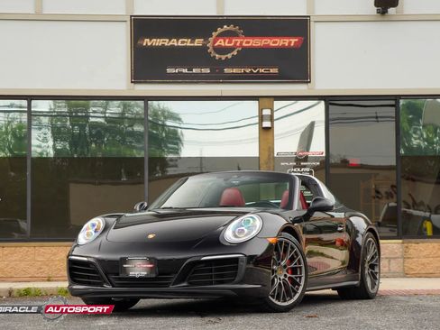 Used 2018 Porsche 911 Targa 4S AWD/4WD image 1