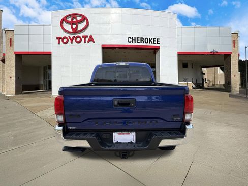 Used 2022 Toyota Tacoma SR5 AWD/4WD image 6