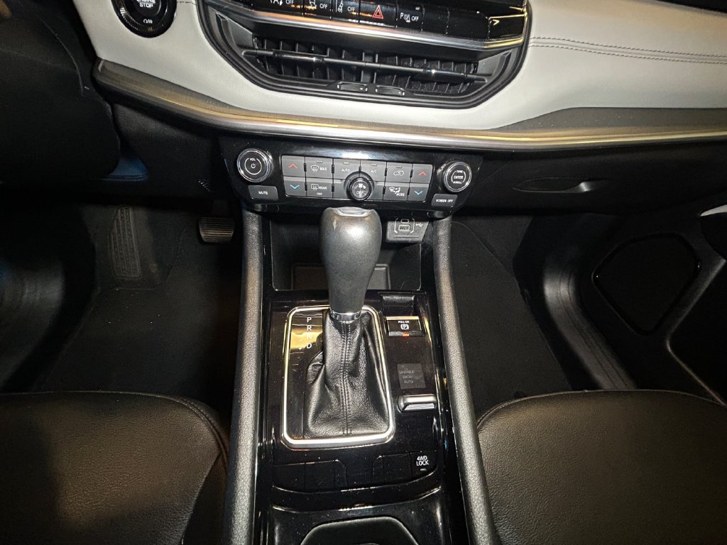 Used 2025 Jeep Compass Limited AWD/4WD image 11