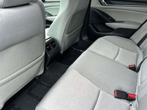 Used 2018 Honda Accord EX image 13