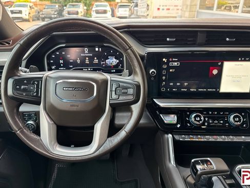 Used 2023 GMC Sierra 1500 Denali w/ Technology Package AWD/4WD image 15