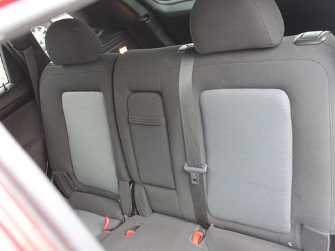 Used 2013 Chevrolet Captiva Sport LS image 23
