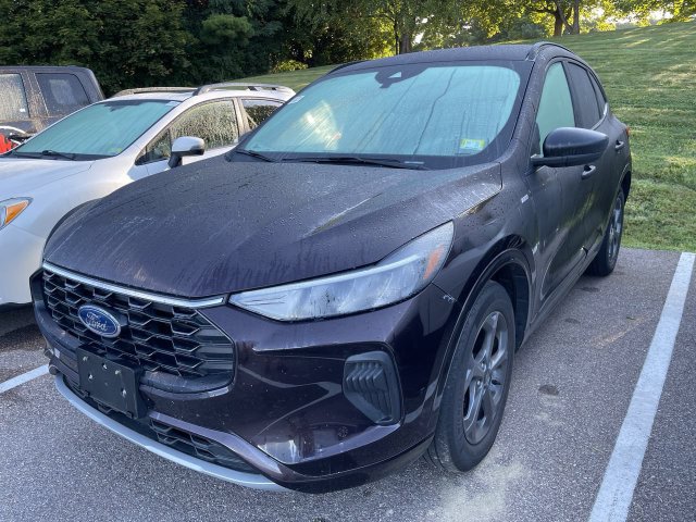 Used 2023 Ford Escape ST-Line AWD/4WD image 2