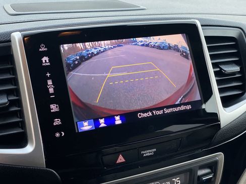 Used 2018 Honda Pilot Touring image 35