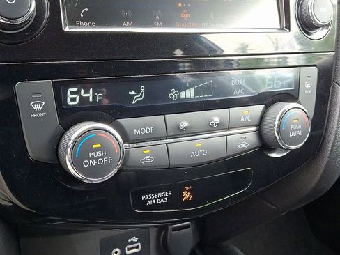 Used 2020 Nissan Rogue SV AWD/4WD image 15