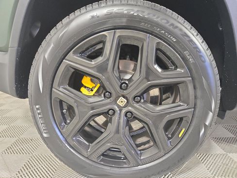 Used 2023 Rivian R1S Adventure image 12