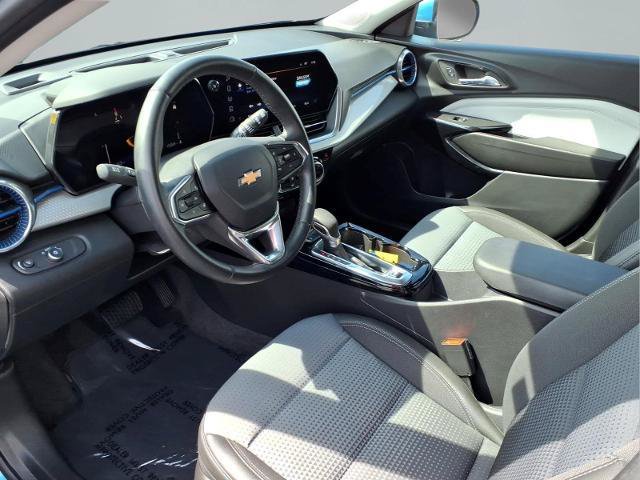Used 2025 Chevrolet Trax LT w/ Driver Confidence Package FWD image 11
