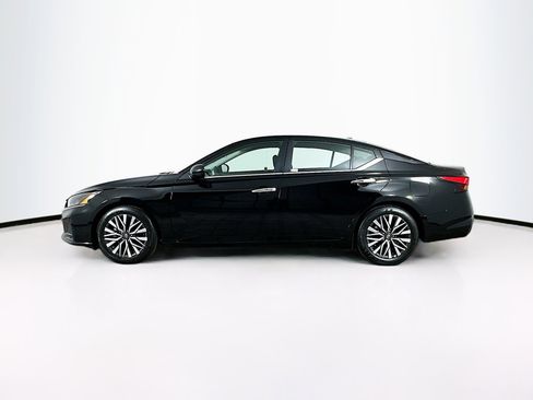 Used 2025 Nissan Altima 2.5 SV image 4