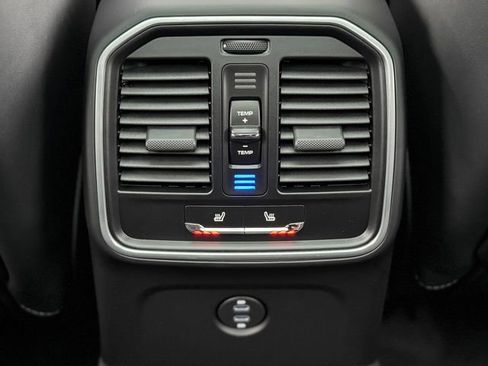 New 2026 Porsche Macan image 29