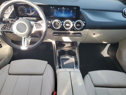 Used 2025 Mercedes-Benz GLA 250 image 12