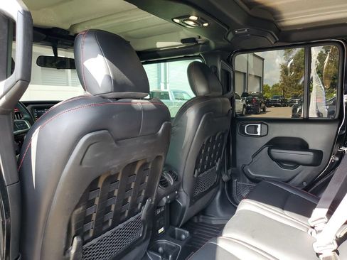 Used 2021 Jeep Gladiator Rubicon w/ Trailer Tow Package AWD/4WD image 9