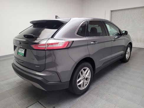 Used 2023 Ford Edge SEL image 9