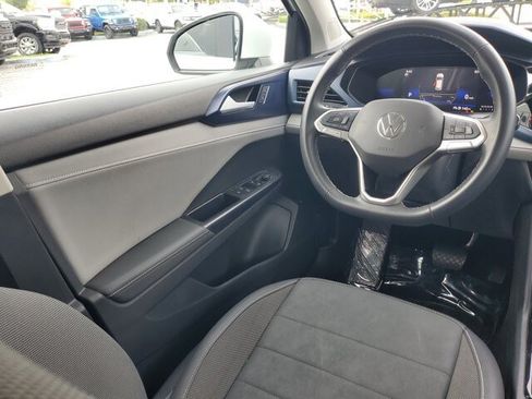 Used 2024 Volkswagen Taos SE FWD image 14