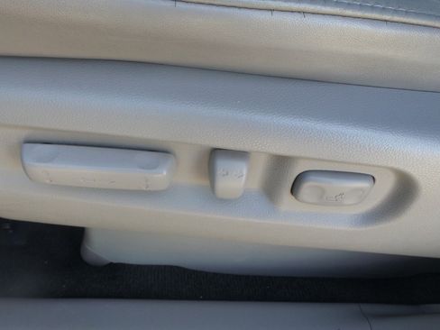 Used 2010 Honda Pilot Touring image 24