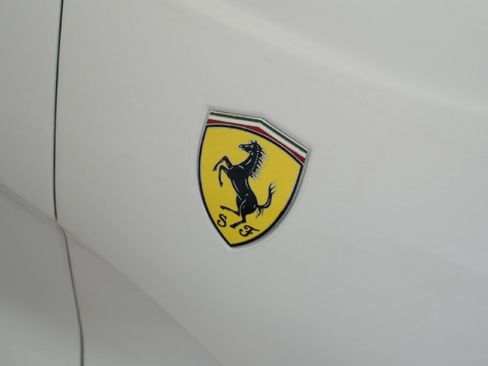 Used 2022 Ferrari 812 GTS RWD image 34