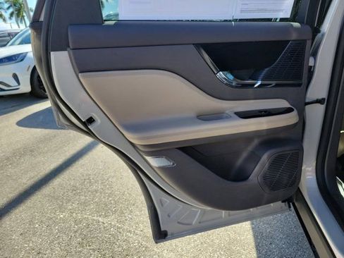 Certified 2022 Lincoln Corsair FWD image 14
