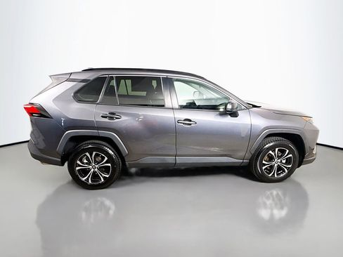 Used 2021 Toyota RAV4 LE FWD image 8
