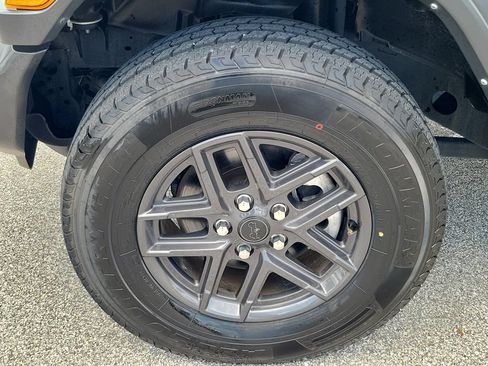 Used 2024 Jeep Wrangler Unlimited Sport AWD/4WD image 7