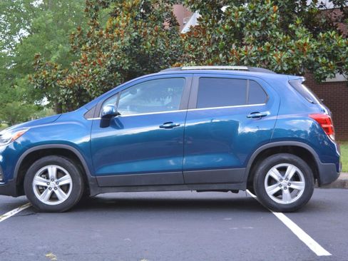 Used 2020 Chevrolet Trax LT FWD image 8