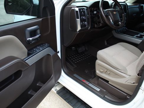 Used 2018 Chevrolet Silverado 1500 LT w/ Texas Edition image 16