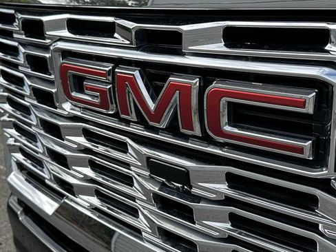 Certified 2024 GMC Sierra 2500 Denali w/ Technology Package AWD/4WD image 11