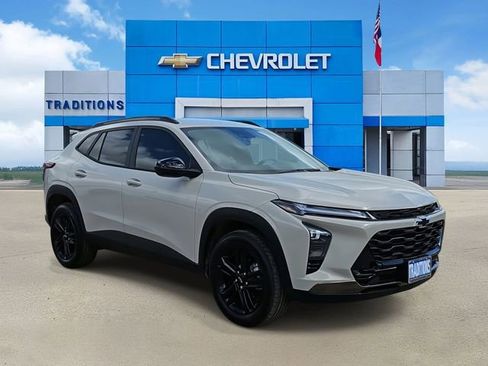 New 2026 Chevrolet Trax ACTIV w/ Driver Confidence Package image 2