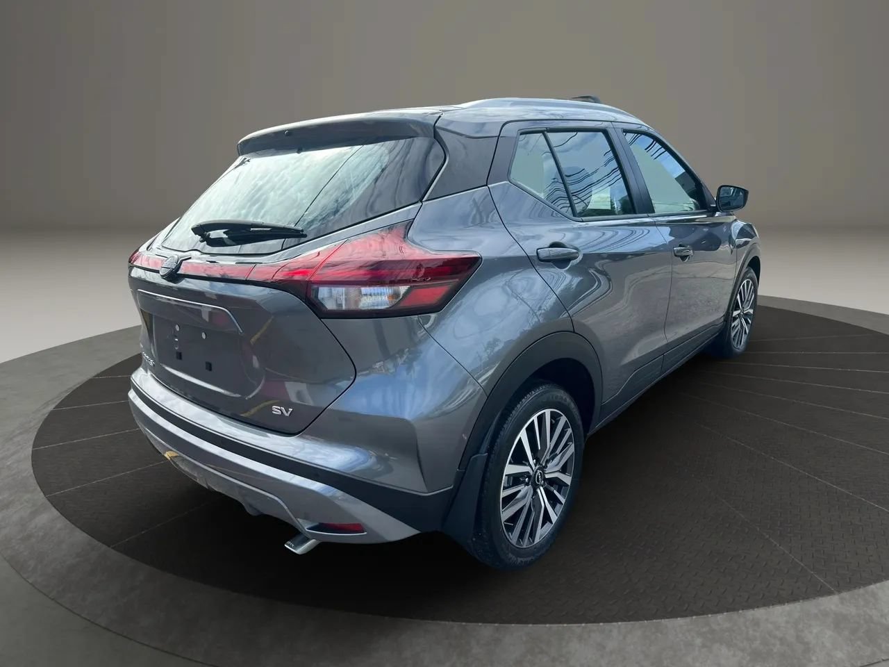 Used 2024 Nissan Kicks SV w/ Exterior Package FWD image 5