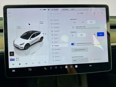 Used 2025 Tesla Model Y Long Range AWD/4WD image 36