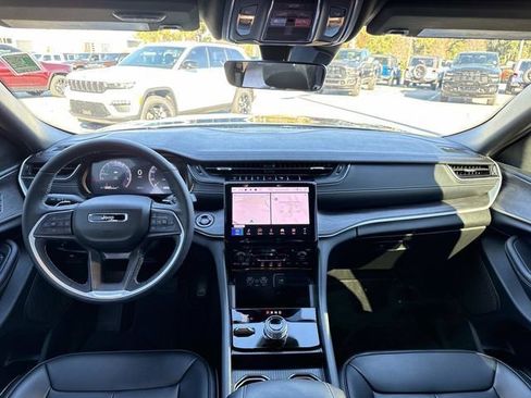 Used 2025 Jeep Grand Cherokee Limited w/ Trailer Tow Package image 12