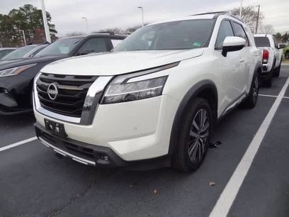 Used 2022 Nissan Pathfinder Platinum w/ Cargo Package