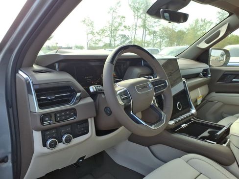 New 2026 GMC Yukon XL Denali w/ Denali Reserve Package image 8