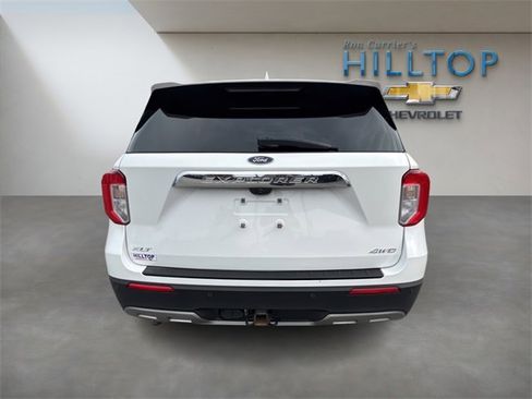 Used 2021 Ford Explorer XLT w/ Equipment Group 202A image 8