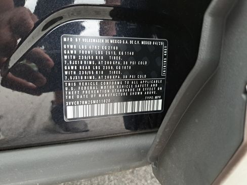 Certified 2025 Volkswagen Tiguan S FWD image 32