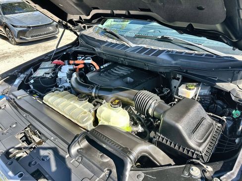 Used 2021 Ford F150 Lariat w/ Max Trailer Tow Package image 29