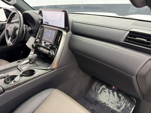 Used 2025 Lexus LX 700h Overtrail image 32