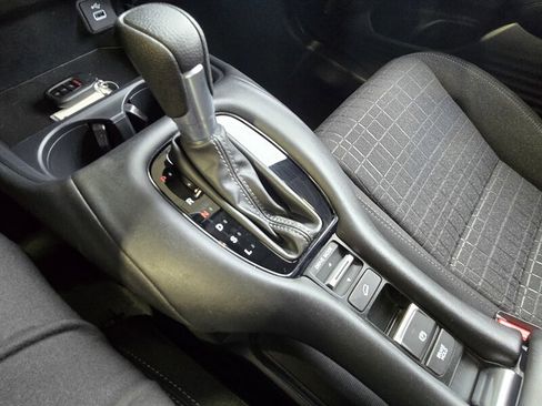 Used 2024 Honda HR-V LX image 19