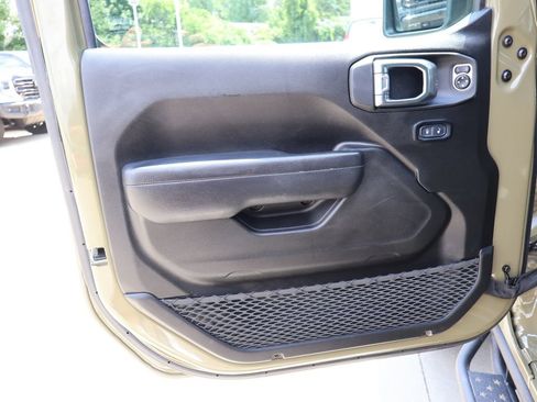 Used 2025 Jeep Wrangler Unlimited Sport AWD/4WD image 12