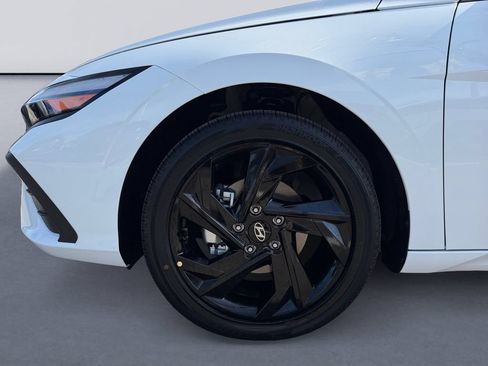 New 2026 Hyundai Elantra SEL FWD image 9