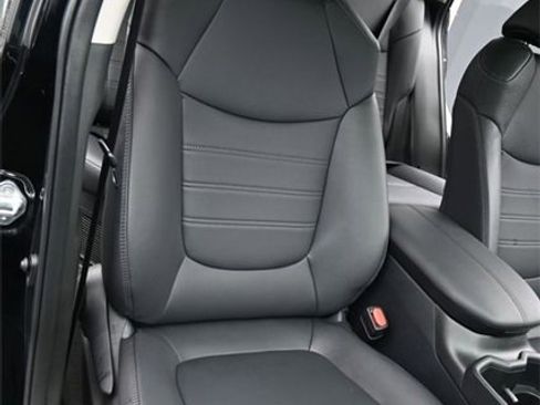 Used 2025 Toyota RAV4 XLE Premium image 16